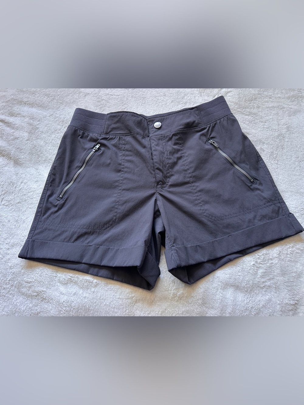 Te Verde Women's Dark Gray Athletic Shorts with Zip Pockets Size Small